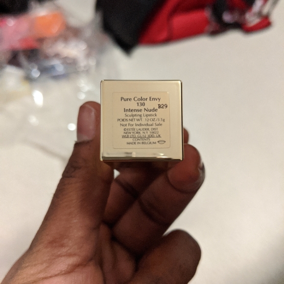 Estée Lauder lipstick - Picture 2 of 2